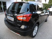 SUZUKI SX4 S CROSS SCHWARZ