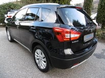 SUZUKI SX4 S CROSS SCHWARZ