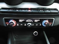 AUDI Q2 1,4 TFSI GRAU