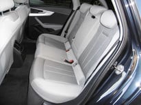 AUDI A4 DUNKEL BLAU