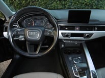 AUDI A4 DUNKEL BLAU