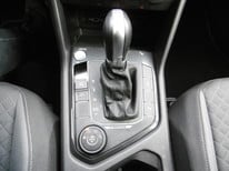 VW TIGUAN NEU SCHWARZ 5414