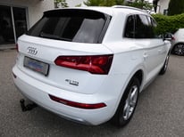 AUDI Q5 WEISS 2103