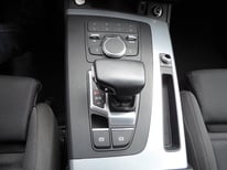 AUDI Q5 WEISS 2103
