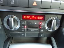 AUDI A3 1,6 TDI SCHWARZ EJ804NN