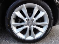 AUDI A3 1,6 TDI SCHWARZ EJ804NN