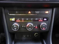 SEAT ATECA SCHWARZ 4809