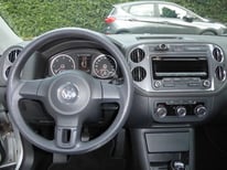 VW TIGUAN SILBER ALT EM412YZ