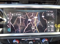 AUDI Q3 WEISS GB588PP