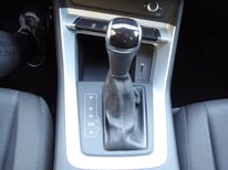 AUDI Q3 WEISS GB588PP