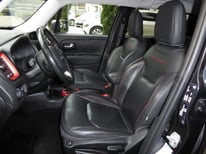 JEEP RENEGADE SCHWARZ GJ875KC