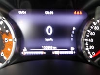 JEEP RENEGADE SCHWARZ GJ875KC