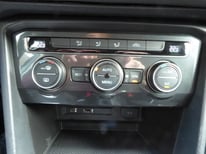 VW TIGUAN WEISS FG389XR