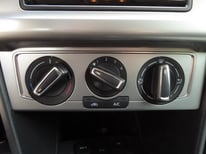 VW POLO CROSS FG487NA