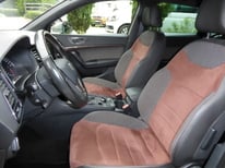 SEAT ATECA GRAU FF933CL