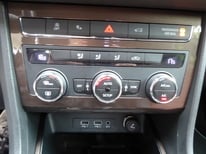 SEAT ATECA GRAU FF933CL