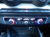 AUDI Q2 GRAU FR527MJ
