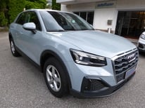 AUDI Q2 1,5 BENZ GRAU GC278AT
