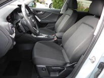 AUDI Q2 1,5 BENZ GRAU GC278AT