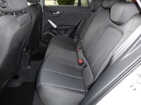 AUDI Q2 1,5 BENZ GRAU GC278AT