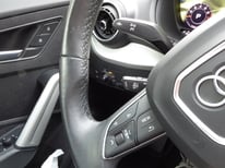 AUDI Q2 1,5 BENZ GRAU GC278AT