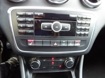 MERCEDES A180 GRAU FY905VV