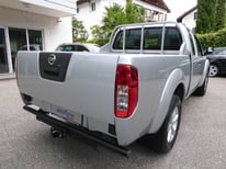 NISSAN NAVARA SILBER