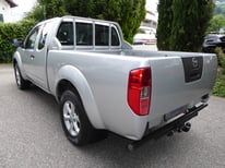 NISSAN NAVARA SILBER
