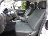 NISSAN NAVARA SILBER