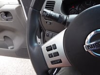 NISSAN NAVARA SILBER
