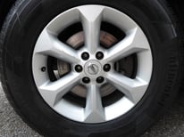 NISSAN NAVARA SILBER