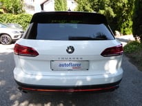 VW TOUAREG WEISS GC889JX