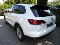 VW TOUAREG WEISS GC889JX