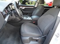 VW TOUAREG WEISS GC889JX