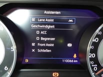 VW TOUAREG WEISS GC889JX