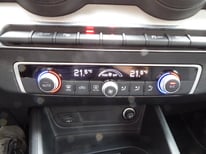 AUDI Q2 SCHWARZ GE062SS