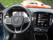 VOLVO XC40 BLAU GK775RY