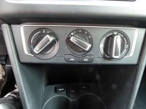 VW POLO ROT GY857WD