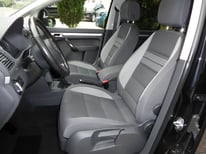 VW TOURAN SCHWARZ 5845