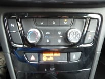 OPEL MOKKA WEISS FV695NP