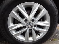VW CADDY SILBER 2528