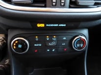 FORD FIESTA WEISS 1062