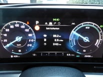 KIA SPORTAGE GT WEISS GN935CP