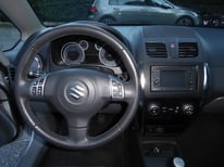 SUZUKI SX4 2,0TD SILBER 2943