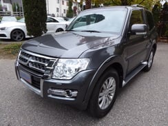 MITSUBISHI PAJERO 3,2 DI-D 190PS 4X4 AUTOMATIK ​INSTYLE