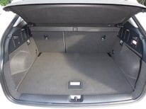 AUDI Q2 WEISS GL643FC