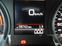 AUDI Q2 WEISS GL643FC