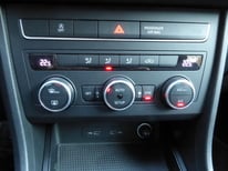 SEAT ATECA SILBER GJ719AL