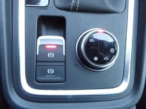 SEAT ATECA SILBER GJ719AL