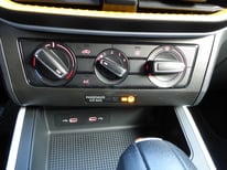 SEAT ARONA SILBER DSG GT010GG